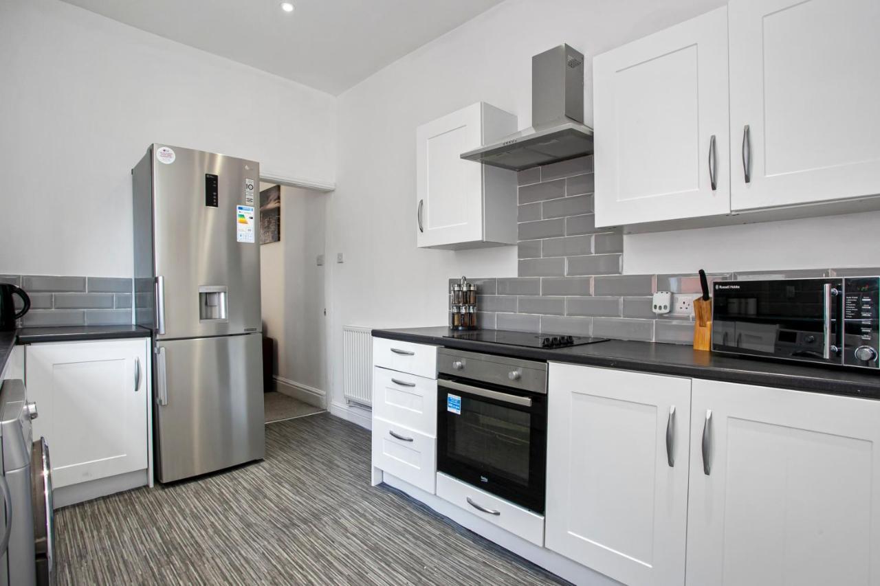 Holiday home Staywhenever Ls- 4 Bedroom House, King Size Beds, Sleeps 9 Stoke-on-Trent